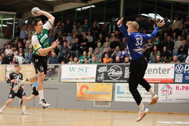 22 11 2025, Handball, Men, 3 League, Season South West, Season 2025 2026, HG Saarlouis TV Gelnhausen, Lars Weissgerber HG Saarlouis , Daniel Drozdz TV Gelnhausen Saarlouis Stadtgartenhalle Saarland Germany DEU Copyright: xSebastianxBachx