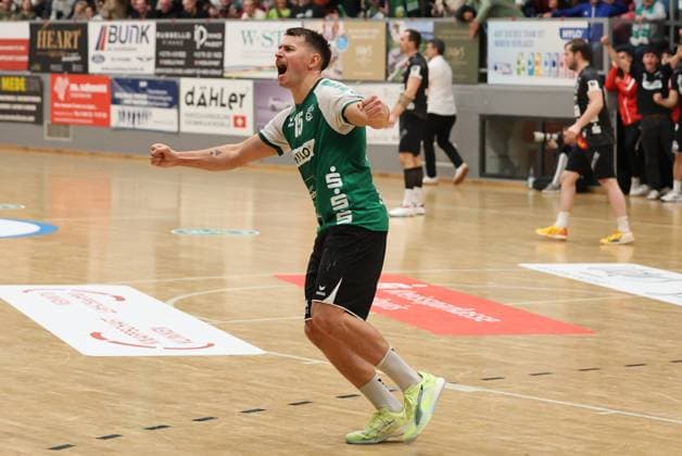 22 11 2025, Handball, Men, 3 Liga, Staffel Süd West, Season 2025 2026, HG Saarlouis TV Gelnhausen, Yves Kunkel HG Saarlouis jubelt Saarlouis Stadtgartenhalle Saarland Germany DEU Copyright: xSebastianxBachx
