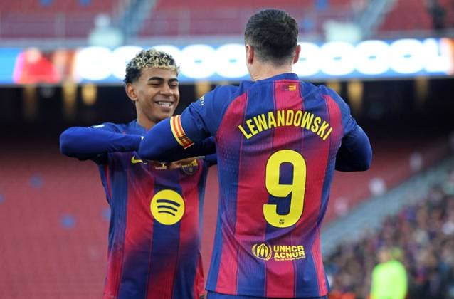 FC Barcelona, Barca v Athletic Club - LaLiga EA Sports Robert Lewandowski and Lamine Yamal celebrate during the match between FC Barcelona and Athletic Club, corresponding to week 13 of LaLiga EA Sports, played at the Spotify Camp Nou, in Barcelona, Spain, on November 22, 2025. Barcelona Barcelona Spain  Copyright: xUrbanandsportx originalFilename:urbanandsport-fcbarcel251122_npstn.jpg