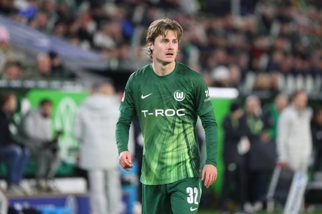 VfL vs Leverkusen, 1 BL Wolfsburg, 22 11 2025, FOOTBALL VfL Wolfsburg vs Bayer 04 Leverkusen, 1 BL, Season 2025 26 Mattias Svanberg VfL Wolfsburg Wolfsburg