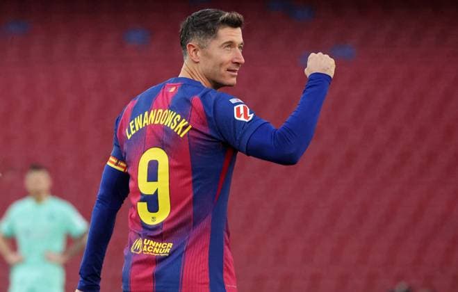 FC Barcelona, Barca v Athletic Club - LaLiga EA Sports Robert Lewandowski celebrates during the match between FC Barcelona and Athletic Club, corresponding to week 13 of LaLiga EA Sports, played at the Spotify Camp Nou, in Barcelona, Spain, on November 22, 2025. Barcelona Barcelona Spain  Copyright: xUrbanandsportx originalFilename:urbanandsport-fcbarcel251122_npTAX.jpg