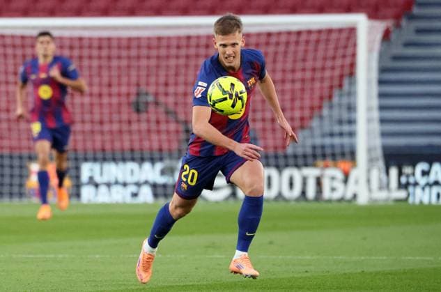 FC Barcelona, Barca v Athletic Club - LaLiga EA Sports Dani Olmo plays during the match between FC Barcelona and Athletic Club, corresponding to week 13 of LaLiga EA Sports, at the Spotify Camp Nou, in Barcelona, Spain, on November 22, 2025. Barcelona Barcelona Spain  Copyright: xUrbanandsportx originalFilename:urbanandsport-fcbarcel251122_npZzg.jpg