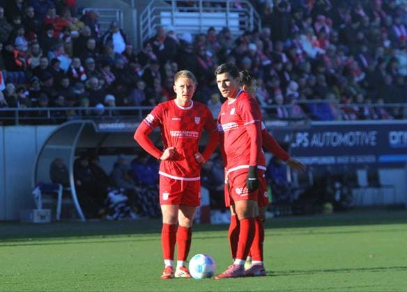Daniel Haubner Zwickau, left with Cemal Sezer Zwickau Football Regionalliga Nordost 2025 26 FSV Zwickau Chemnitzer FC 4 0 on 22 11 2025 FSV Zwickau Chemnitzer FC