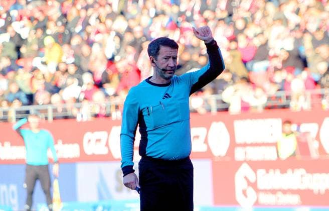 Referee Patrick Kluge Zeitz Football Regionalliga Nordost 2025 26 FSV Zwickau Chemnitzer FC 4 0 on 22 11 2025 FSV Zwickau Chemnitzer FC