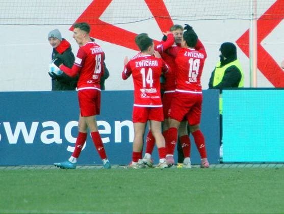 Cheers for goal scorer Maximilian Somnitz Zwickau, 2 v r after the 3 0 Soccer Regionalliga Nordost 2025 26 FSV Zwickau Chemnitzer FC on 22 11 2025 FSV Zwickau Chemnitzer FC