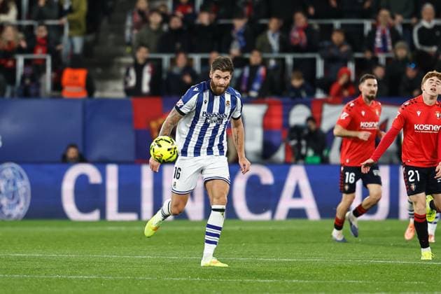 Duje Caleta-Car (Sociedad), NOVEMBER 22, 2025 - Football Soccer : Spanish La Liga EA Sports match between CA Osasuna - Real Sociedad at the Estadio El Sadar in Pamplona, Spain. Noxthirdxpartyxsales  aflo_311249566