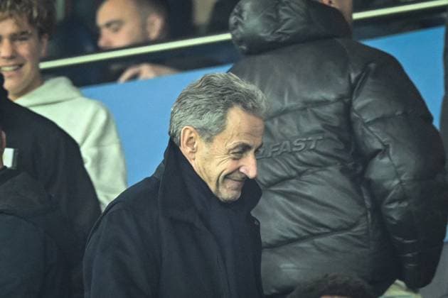 French former president Nicolas Sarkozy attends Ligue 1 PSG vs Le Havre AC - FA French former president Nicolas Sarkozy attends the French L1 football match between Paris Saint-Germain and Le Havre AC at the Parc des Princes stadium in Paris on November 22, 2025. Photo by Firas Abdullah ABACAPRESS.COM Paris Île-de-France France  Copyright: xAbdullahxFiras ABACAx