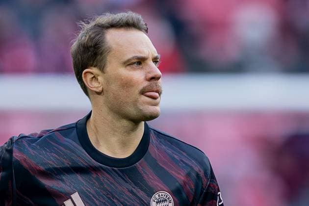 Manuel Neuer Goalkeeper, FC Bayern Muenchen, 1 Portrait Portraet GER, FC Bayern Muenchen vs SC Freiburg, Football, Bundesliga, Matchday 11, Season 2025 2026, 22 11 2025 DFL DFB REGULATIONS PROHIBIT ANY USE OF PHOTOGRAPHS as IMAGE SEQUENCES and or QUASI VIDEO GER, FC Bayern Muenchen vs SC Freiburg, Football, Bundesliga, Matchday 11, Season 2025 2026, 22 11 2025 Muenchen Copyright: xEibner-Pressefoto HeikexFeinerx EP_HFR