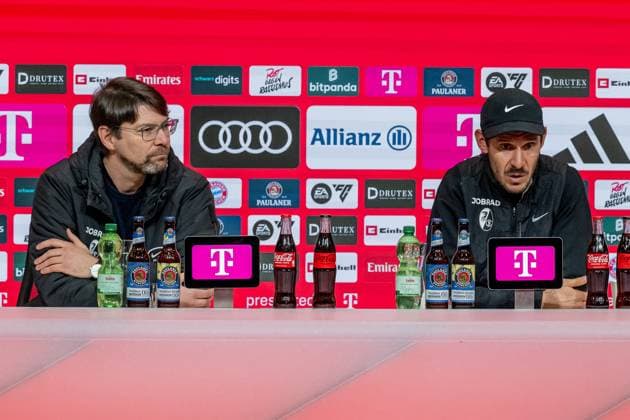 Sascha Glunk Head of Media and Communication, Press Spokesman, SC Freiburg and Julian Schuster Head Coach, SC Freiburg at the press conference after the match GER, FC Bayern Muenchen vs SC Freiburg, Soccer, Bundesliga, Matchday 11, Matchday 2025 2026, 22 11 2025 DFL DFB REGULATES PROHIBIT ANY USE OF PHOTOGRAPHS as IMAGE SEQUENCES and or QUASI VIDEO GER, FC Bayern Muenchen vs SC Freiburg, Football, Bundesliga, Matchday 11, Matchday 2025 2026, 22 11 2025 Muenchen Copyright: xEibner-Pressefoto HeikexFeinerx EP_HFR