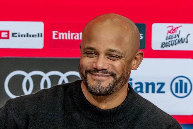 Julian Schuster Head Coach, SC Freiburg in a good mood at the post-match press conference Portrait Portraet GER, FC Bayern Muenchen vs SC Freiburg, Football, Bundesliga, Matchday 11, Season 2025 2026, 22 11 2025 DFL DFB REGULATIONS PROHIBIT ANY USE OF PHOTOGRAPHS as IMAGE SEQUENCES and or QUASI VIDEO GER, FC Bayern Muenchen vs SC Freiburg, Football, Bundesliga, Matchday 11, Season 2025 2026, 22 11 2025 Muenchen Copyright: xEibner-Pressefoto HeikexFeinerx EP_HFR