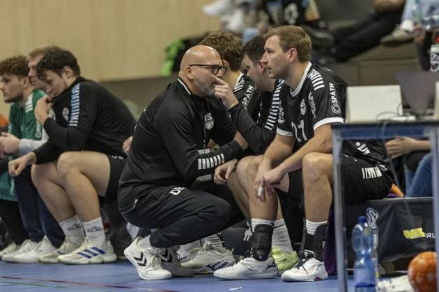 Handball Oberliga HSG Hattingen Sprockhövel vs HSG Herdecke Ende FOR EDITORIAL PURPOSES ONLY p Oberliga HSG Hattingen Sprockhövel vs HSG Herdecke Ende, on 22 11 2025,in HattingenKreissporthalle HAT Germany NRW Hattingen Copyright SebastianxSternemann Copyright: SebastianxSternemann doc83dnmmkd8932lut7lo7 ,EDITORIAL USE ONLY Copyright: SebastianxSternemann