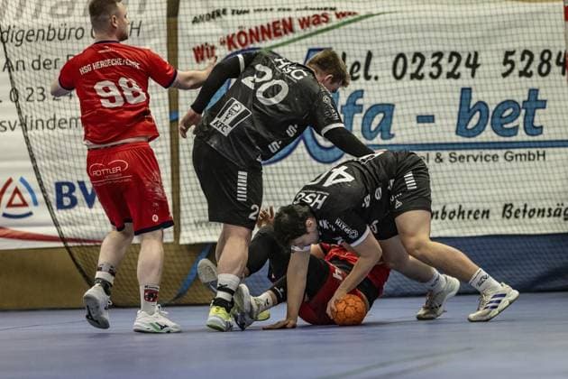Handball Oberliga HSG Hattingen Sprockhövel vs HSG Herdecke Ende FOR EDITORIAL PURPOSES ONLY p Oberliga HSG Hattingen Sprockhövel vs HSG Herdecke Ende, on 22 11 2025,in HattingenKreissporthalle HAT Germany NRW Hattingen Copyright SebastianxSternemann Copyright: SebastianxSternemann doc83dnmmmy8rq180xw9nor ,EDITORIAL USE ONLY Copyright: SebastianxSternemann