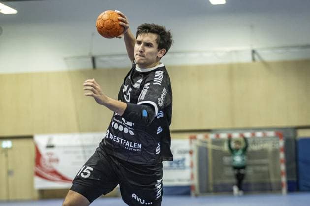 Handball Oberliga HSG Hattingen Sprockhövel vs HSG Herdecke Ende FOR EDITORIAL PURPOSES ONLY p Oberliga 15 Kai Werthebach HSG Hattingen Sprockhövel vs HSG Herdecke Ende, on 22 11 2025,in HattingenKreissporthalle HAT Germany NRW Hattingen Copyright SebastianxSternemann Copyright: SebastianxSternemann doc83dnmp88ug51kb5qg3g3 ,EDITORIAL USE ONLY Copyright: SebastianxSternemann