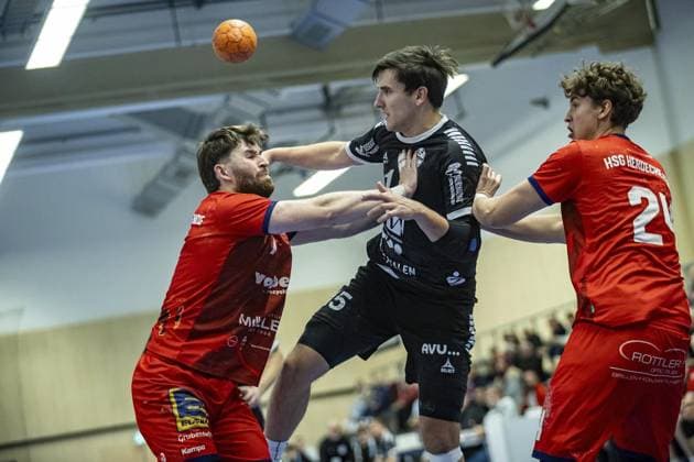 Handball Oberliga HSG Hattingen Sprockhövel vs HSG Herdecke Ende FOR EDITORIAL PURPOSES ONLY p Oberliga 15 Kai Werthebach 9HSG Hattingen Sprockhövel vs HSG Herdecke Ende, on 22 11 2025,in HattingenKreissporthalle HAT Germany NRW Hattingen Copyright SebastianxSternemann Copyright: SebastianxSternemann doc83dnmpanwglhayp98cw ,EDITORIAL USE ONLY Copyright: SebastianxSternemann