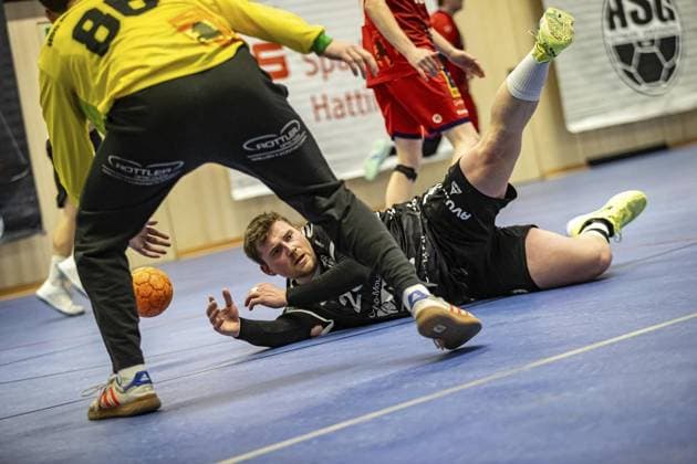 Handball Oberliga HSG Hattingen Sprockhövel vs HSG Herdecke Ende FOR EDITORIAL PURPOSES ONLY p Oberliga 20 Phillip DobrodtHSG Hattingen Sprockhövel vs HSG Herdecke Ende, on 22 11 2025,in HattingenKreissporthalle HAT Germany NRW Hattingen Copyright SebastianxSternemann Copyright: SebastianxSternemann doc83dnmpo3p2w15i7tbhpw ,EDITORIAL USE ONLY Copyright: SebastianxSternemann