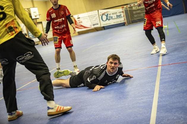 Handball Oberliga HSG Hattingen Sprockhövel vs HSG Herdecke Ende FOR EDITORIAL PURPOSES ONLY p Oberliga 20 Phillip Dobrodt HSG Hattingen Sprockhövel vs HSG Herdecke Ende, on 22 11 2025,in HattingenKreissporthalle HAT Germany NRW Hattingen Copyright SebastianxSternemann Copyright: SebastianxSternemann doc83dnmq17hjq7vi2jbp9 ,EDITORIAL USE ONLY Copyright: SebastianxSternemann