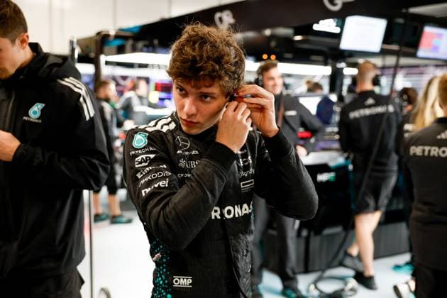 F1 - LAS VEGAS GRAND PRIX 2025 KIMI ANTONELLI Andrea (ita), Mercedes AMG F1 Team W16, portrait during the 2025 Formula 1 Las Vegas Grand Prix, 22th round of the 2025 FIA Formula One World Championship, WM, Weltmeisterschaft from November 21 to 23, 2025 on the Las Vegas Strip Circuit, in Paradise, Nevada, United States of America - ParadiseUnited States  Copyright: xDPPIx