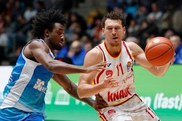 v l Isaiah Swope Frankfurt Skyliners, 1 and Brae Ivey Fitness First Wuerzburg Baskets, 11 , 22 11 2025, Basketball, BBL, Frankfurt Skyliners vs Fitness First Wuerzburg Baskets, GER, Frankfurt, Suewag Energie ARENA Copyright: HMBxMedia xHeikoxBecker