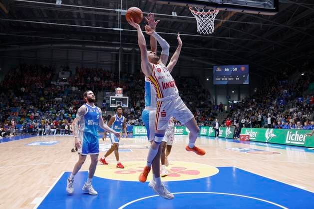 v l Lukas Herzog Fitness First Wuerzburg Baskets, 1 22 11 2025, Basketball, BBL, Frankfurt Skyliners vs Fitness First Wuerzburg Baskets, GER, Frankfurt, Suewag Energie ARENA Copyright: HMBxMedia xHeikoxBecker