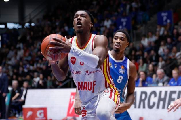 v l Marcus Carr Fitness First Wuerzburg Baskets, 5 and William Christmas Frankfurt Skyliners, 8 , 22 11 2025, Basketball, BBL, Frankfurt Skyliners vs Fitness First Wuerzburg Baskets, GER, Frankfurt, Suewag Energie ARENA Copyright: HMBxMedia xHeikoxBecker