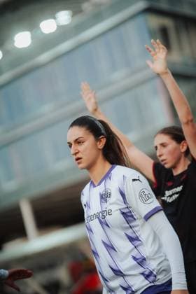 22 11 25, Women, Football, Google Pixel Womens Bundesliga, Season 2025 2026, Bayer 04 Leverkusen SGS Essen, 11 Matchday Laureta Elmazi 11 SGS Essen Leverkusen Ulrich Haberland Stadion NRW Germany