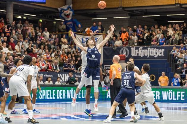 GER, easy Credit Basketball Bundesliga, Syntainics MBC MLP Academics Heidelberg 22 11 2025, Stadthalle, Weißenfels, GER, easy Credit Basketball Bundesliga, Syntainics MBC MLP Academics Heidelberg Jure Planinic Syntainics MBC, 44 Â Photo Alexander Trienitz Weißenfels Stadthalle Sachsen Anhalt Germany
