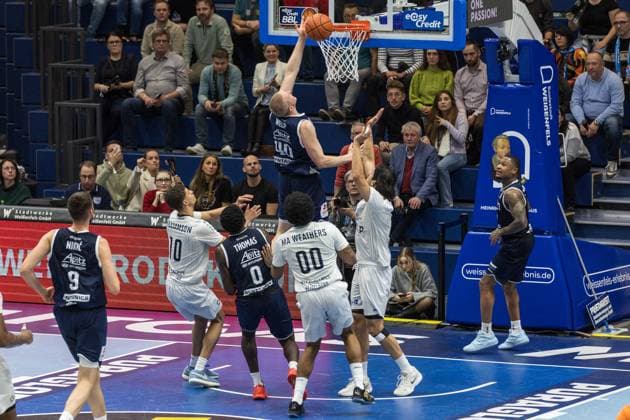 GER, easy Credit Basketball Bundesliga, Syntainics MBC MLP Academics Heidelberg 22 11 2025, Stadthalle, Weißenfels, GER, easy Credit Basketball Bundesliga, Syntainics MBC MLP Academics Heidelberg Collin Welp Syntainics MBC, 40 Â Photo Alexander Trienitz Weißenfels Stadthalle Sachsen Anhalt Germany