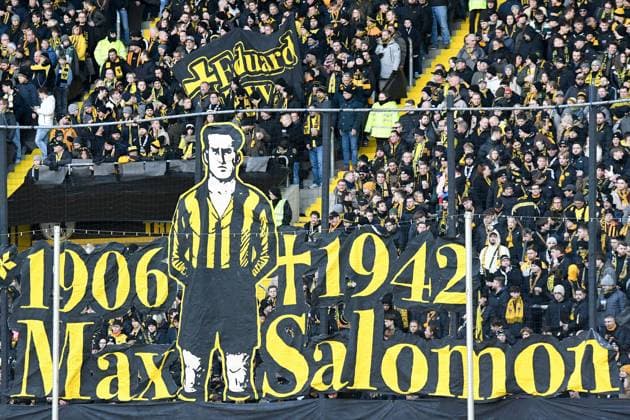 In memory of former Alemannia Aachen players who fell victim to the Holocaust, Fans, Audience, Spectators, Atmosphere, Stadium, 22 11 2025, Aachen Germany , Football, 3 Liga, TSV Alemannia Aachen Jahn Regensburg, Football, 3 Liga, TSV Alemannia Aachen Jahn Regensburg, DFB DFL REGULATIONS PROHIBIT ANY USE OF PHOTOGRAPHS AS IMAGE SEQUENCES AND OR QUASI VIDEO xmhx