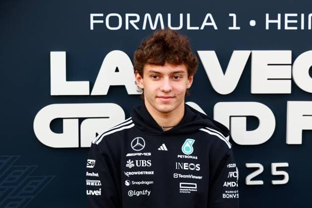 LAS VEGAS, NV - NOVEMBER 22: Andrea Kimi Antonelli, driver of the 12 Mercedes poses for photos on the red carpet prior to the the Formula 1 Las Vegas Grand Prix on November 22, 2025 on the Las Vegas Strip Circuit in Las Vegas, Nevada.(Photo by Jeff Speer Icon Sportswire) AUTO: NOV 22 F1 Las Vegas Grand Prix EDITORIAL USE ONLY Icon2511220281