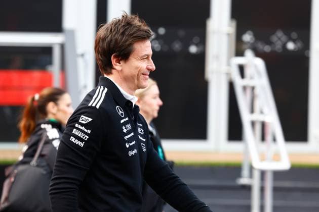 LAS VEGAS, NV - NOVEMBER 22: Toto Wolff, principal of Mercedes AMG Petronas F1 Team, arrives to the paddock prior to the the Formula 1 Las Vegas Grand Prix on November 22, 2025 on the Las Vegas Strip Circuit in Las Vegas, Nevada.(Photo by Jeff Speer Icon Sportswire) AUTO: NOV 22 F1 Las Vegas Grand Prix EDITORIAL USE ONLY Icon2511220101