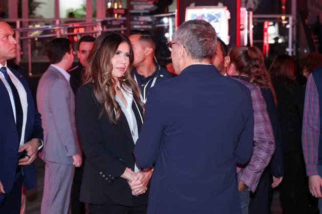 Managing Director and President of Formula 1, Stefano Domenicali in conversation with Chris Normann, Director Department of Homeland Security and Director FBI, Las Vegas Grand Prix, Motorsport, Men, Formula 1, Race, 22 11 2025 Las Vegas Nevada USA Copyright: xkolbert-press ChristianxKolbertx