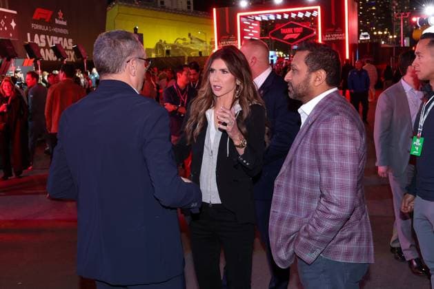 Managing Director and President of Formula 1, Stefano Domenicali in conversation with Chris Normann, Director Department of Homeland Security and Director FBI, Las Vegas Grand Prix, Motorsport, Men, Formula 1, Race, 22 11 2025 Las Vegas Nevada USA Copyright: xkolbert-press ChristianxKolbertx
