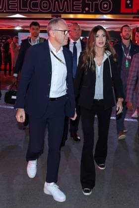 Managing Director and President of Formula 1, Stefano Domenicali in conversation with Chris Normann, Director Department of Homeland Security and Director FBI, Las Vegas Grand Prix, Motorsport, Men, Formula 1, Race, 22 11 2025 Las Vegas Nevada USA Copyright: xkolbert-press ChristianxKolbertx