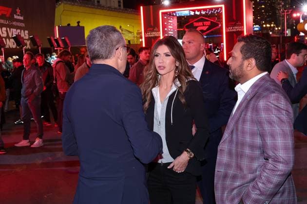 Managing Director and President of Formula 1, Stefano Domenicali in conversation with Chris Normann, Director Department of Homeland Security and Director FBI, Las Vegas Grand Prix, Motorsport, Men, Formula 1, Race, 22 11 2025 Las Vegas Nevada USA Copyright: xkolbert-press ChristianxKolbertx