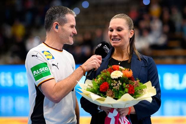 Handball, womens national match Germany Switzerland from left Jens Zimmermann, Julia Behnke Goeppeingen EWS Arena Germany