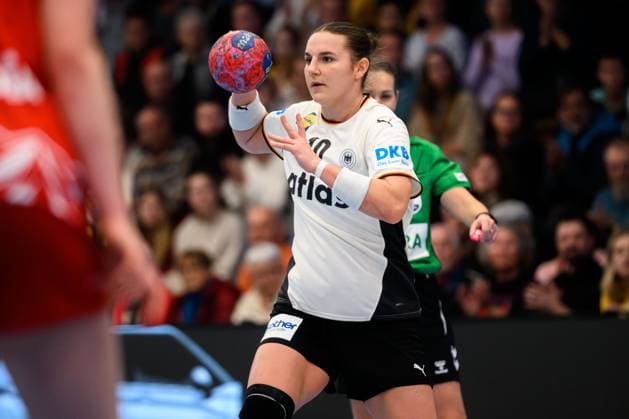 Handball, Women Laenderspiel Germany Switzerland Mareike Thomaier Germany Goeppeingen EWS Arena Germany
