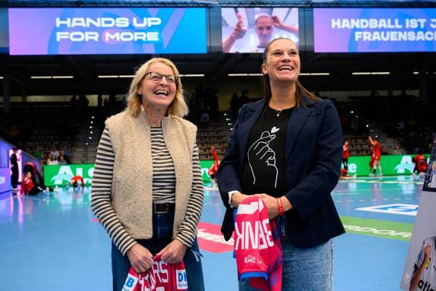Handball, womens national match Germany Switzerland f li Judith Pastoors, Julia Behnke Goeppeingen EWS Arena Germany
