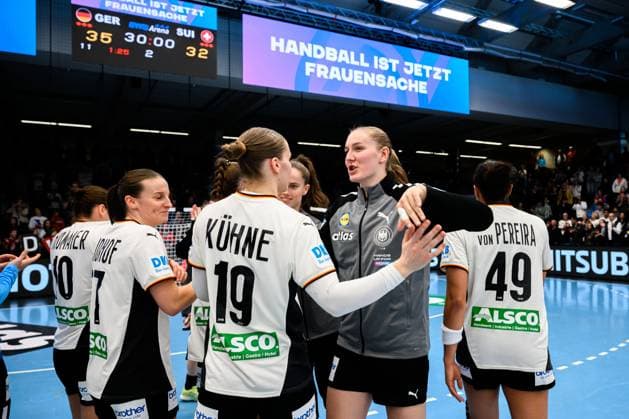 Handball, Women Laenderspiel Germany Switzerland Nieke Kühne Kuehne Germany , Viola Leuchter Germany Goeppeingen EWS Arena Germany