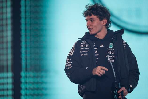 F1 - LAS VEGAS GRAND PRIX 2025 KIMI ANTONELLI Andrea (ita), Mercedes AMG F1 Team W16, portrait during the 2025 Formula 1 Las Vegas Grand Prix, 22th round of the 2025 FIA Formula One World Championship, WM, Weltmeisterschaft from November 21 to 23, 2025 on the Las Vegas Strip Circuit, in Paradise, Nevada, United States of America - ParadiseUnited States  Copyright: xEricxAlonsox