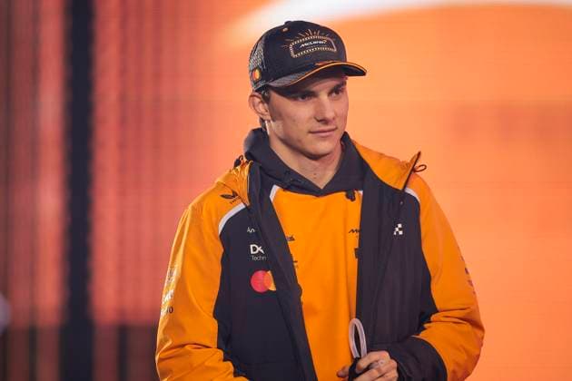 F1 - LAS VEGAS GRAND PRIX 2025 PIASTRI Oscar (aus), McLaren F1 Team MCL39, portrait during the 2025 Formula 1 Las Vegas Grand Prix, 22th round of the 2025 FIA Formula One World Championship, WM, Weltmeisterschaft from November 21 to 23, 2025 on the Las Vegas Strip Circuit, in Paradise, Nevada, United States of America - ParadiseUnited States  Copyright: xEricxAlonsox
