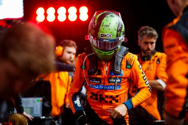 F1 - LAS VEGAS GRAND PRIX 2025 NORRIS Lando (gbr), McLaren F1 Team MCL39, portrait on the grid during the 2025 Formula 1 Las Vegas Grand Prix, 22th round of the 2025 FIA Formula One World Championship, WM, Weltmeisterschaft from November 21 to 23, 2025 on the Las Vegas Strip Circuit, in Paradise, Nevada, United States of America - ParadiseUnited States  Copyright: xJoaoxFilipex