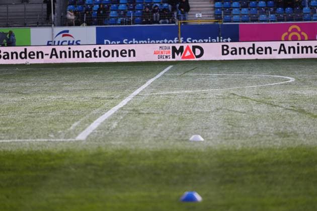 Frosty turf at SV Waldhof Mannheim 07 GER, SV Waldhof Mannheim vs SV Wehen Wiesbaden, Football, 3 Liga, Matchday 15, Season 2025 2026, 22 11 2025 DFL DFB REGULATIONS PROHIBIT ANY USE OF PHOTOGRAPHS as IMAGE SEQUENCES and or QUASI VIDEO GER,SV Waldhof Mannheim vs SV Wehen Wiesbaden, Football, 3 Liga, Matchday 15, Season 2025 2026, 22 11 2025 Mannheim Copyright: xEibner-Pressefoto JoergxHirschx EP_JHH