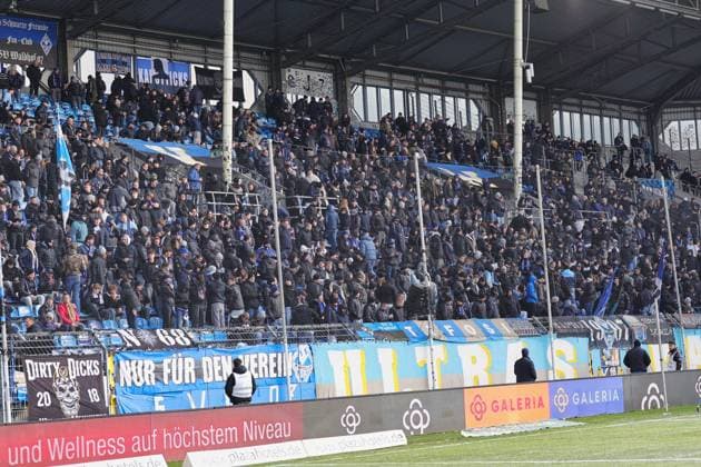 Fanblock SV Waldhof Mannheim GER, SV Waldhof Mannheim vs SV Wehen Wiesbaden, Football, 3 Liga, Matchday 15, Season 2025 2026, 22 11 2025 DFL DFB REGULATIONS PROHIBIT ANY USE OF PHOTOGRAPHS as IMAGE SEQUENCES and or QUASI VIDEO GER,SV Waldhof Mannheim vs SV Wehen Wiesbaden, Football, 3 Liga, Matchday 15, Season 2025 2026, 22 11 2025 Mannheim Copyright: xEibner-Pressefoto JoergxHirschx EP_JHH