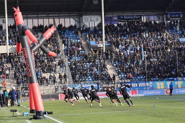 Warm-up SV Waldhof Mannheim 07 GER, SV Waldhof Mannheim vs SV Wehen Wiesbaden, Football, 3 Liga, Matchday 15, Season 2025 2026, 22 11 2025 DFL DFB REGULATIONS PROHIBIT ANY USE OF PHOTOGRAPHS as IMAGE SEQUENCES and or QUASI VIDEO GER,SV Waldhof Mannheim vs SV Wehen Wiesbaden, Football, 3 Liga, Matchday 15, Season 2025 2026, 22 11 2025 Mannheim Copyright: xEibner-Pressefoto JoergxHirschx EP_JHH