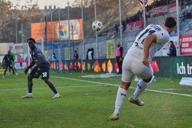 Tarik Goezuesirin SV Wehen Wiesbaden, 11 on penalty kick GER, SV Waldhof Mannheim vs SV Wehen Wiesbaden, Football, 3 Liga, Matchday 15, Season 2025 2026, 22 11 2025 DFL DFB REGULATIONS PROHIBIT ANY USE OF PHOTOGRAPHS as IMAGE SEQUENCES and or QUASI VIDEO GER,SV Waldhof Mannheim vs SV Wehen Wiesbaden, Football, 3 Liga, Matchday 15, Season 2025 2026, 22 11 2025 Mannheim Copyright: xEibner-Pressefoto JoergxHirschx EP_JHH