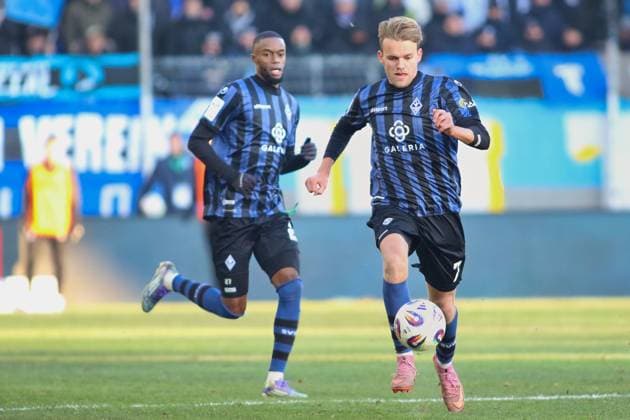 In counterattack Nicklas Shipnoski SV Waldhof Mannheim, 7 GER, SV Waldhof Mannheim vs SV Wehen Wiesbaden, Football, 3 Liga, Matchday 15, Season 2025 2026, 22 11 2025 DFL DFB REGULATIONS PROHIBIT ANY USE OF PHOTOGRAPHS as IMAGE SEQUENCES and or QUASI VIDEO GER,SV Waldhof Mannheim vs SV Wehen Wiesbaden, Football, 3 Liga, Matchday 15, Season 2025 2026, 22 11 2025 Mannheim Copyright: xEibner-Pressefoto JoergxHirschx EP_JHH