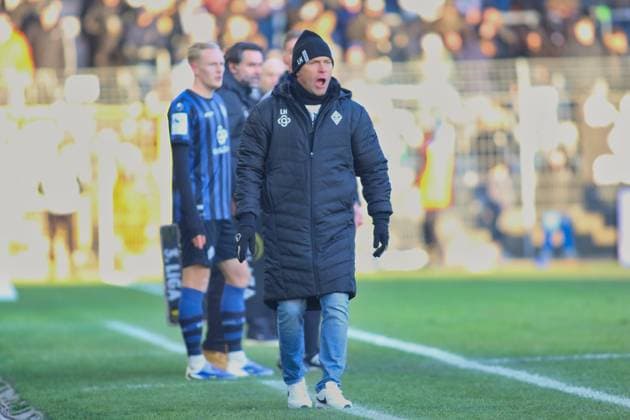 Luc Holtz SV Waldhof Mannheim, Head Coach GER, SV Waldhof Mannheim vs SV Wehen Wiesbaden, Football, 3 Liga, Matchday 15, Season 2025 2026, 22 11 2025 DFL DFB REGULATIONS PROHIBIT ANY USE OF PHOTOGRAPHS as IMAGE SEQUENCES and or QUASI VIDEO GER,SV Waldhof Mannheim vs SV Wehen Wiesbaden, Football, 3 Liga, Matchday 15, Season 2025 2026, 22 11 2025 Mannheim Copyright: xEibner-Pressefoto JoergxHirschx EP_JHH