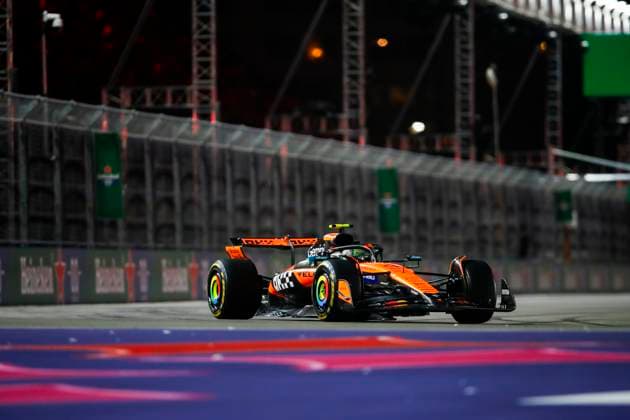 F1 - LAS VEGAS GRAND PRIX 2025 04 NORRIS Lando (gbr), McLaren F1 Team MCL39, action during the 2025 Formula 1 Las Vegas Grand Prix, 22th round of the 2025 FIA Formula One World Championship, WM, Weltmeisterschaft from November 21 to 23, 2025 on the Las Vegas Strip Circuit, in Paradise, Nevada, United States of America - ParadiseUnited States  Copyright: xJoaoxFilipex