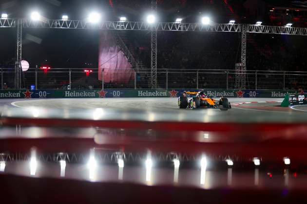 F1 - LAS VEGAS GRAND PRIX 2025 81 PIASTRI Oscar (aus), McLaren F1 Team MCL39, action during the 2025 Formula 1 Las Vegas Grand Prix, 22th round of the 2025 FIA Formula One World Championship, WM, Weltmeisterschaft from November 21 to 23, 2025 on the Las Vegas Strip Circuit, in Paradise, Nevada, United States of America - ParadiseUnited States  Copyright: xJoaoxFilipex