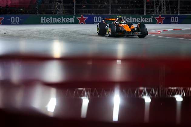 F1 - LAS VEGAS GRAND PRIX 2025 04 NORRIS Lando (gbr), McLaren F1 Team MCL39, action during the 2025 Formula 1 Las Vegas Grand Prix, 22th round of the 2025 FIA Formula One World Championship, WM, Weltmeisterschaft from November 21 to 23, 2025 on the Las Vegas Strip Circuit, in Paradise, Nevada, United States of America - ParadiseUnited States  Copyright: xJoaoxFilipex